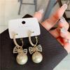 Elegant Light Luxury Fashion Bow Pearl Earrings Celebrity Style High Sense Personalized Earrings Versatile Trend Ear Jewelry