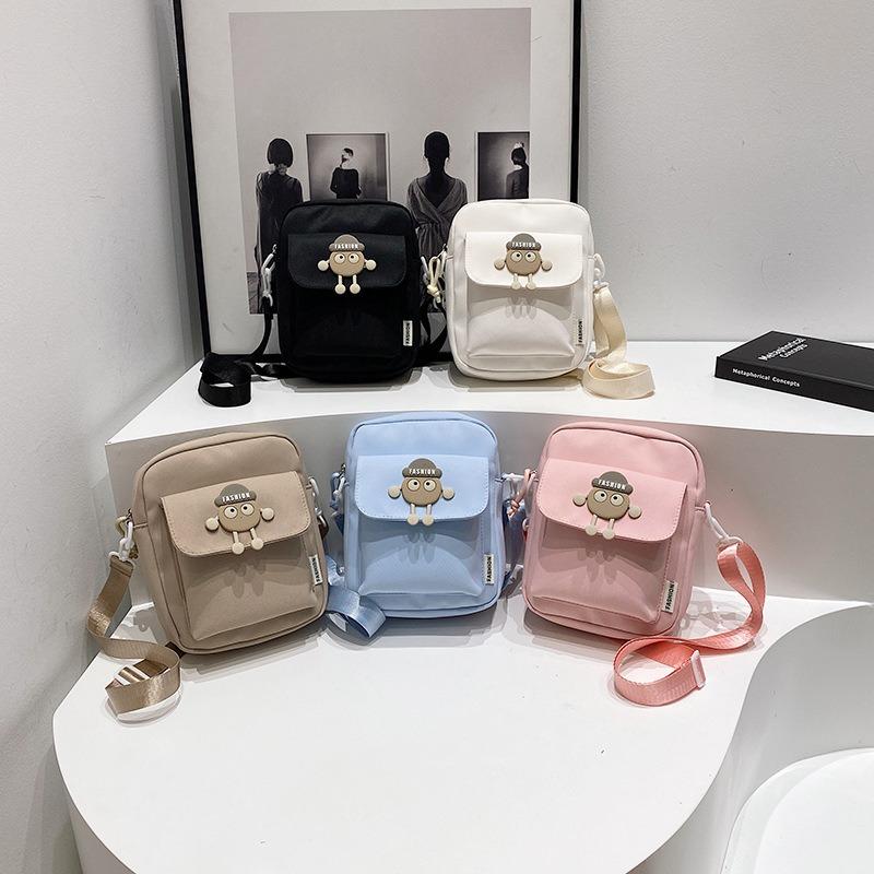 Small Bag Female Cartoon Girl Student Shoulder Bag Versatile Mobile Phone Bag Travel Small Satchel Fashion Messenger Bag