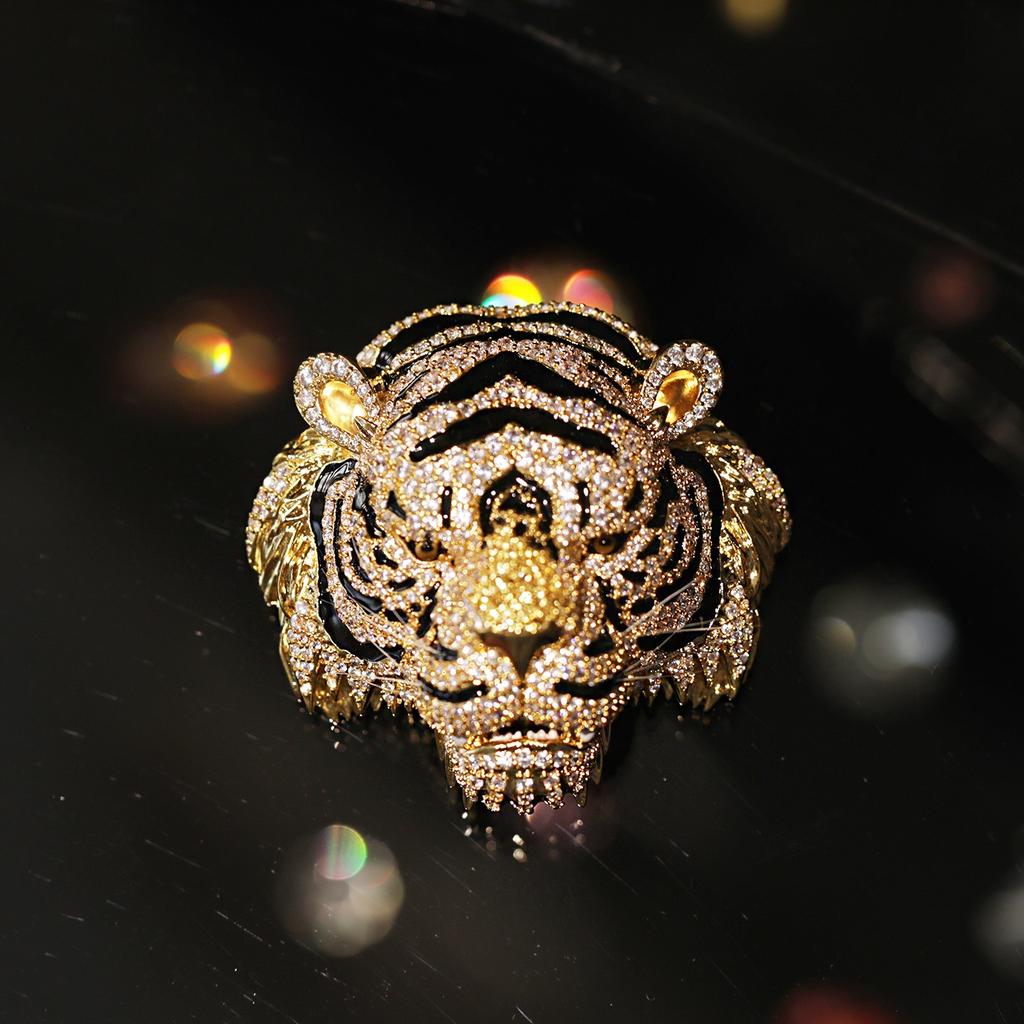 Luxus Vergoldete Kupfer Tigerkopf Brosche, Voll Besetzt mit Zirkonia Kristall Tier Anstecknadel für Herren Damen Anzug Accessoire