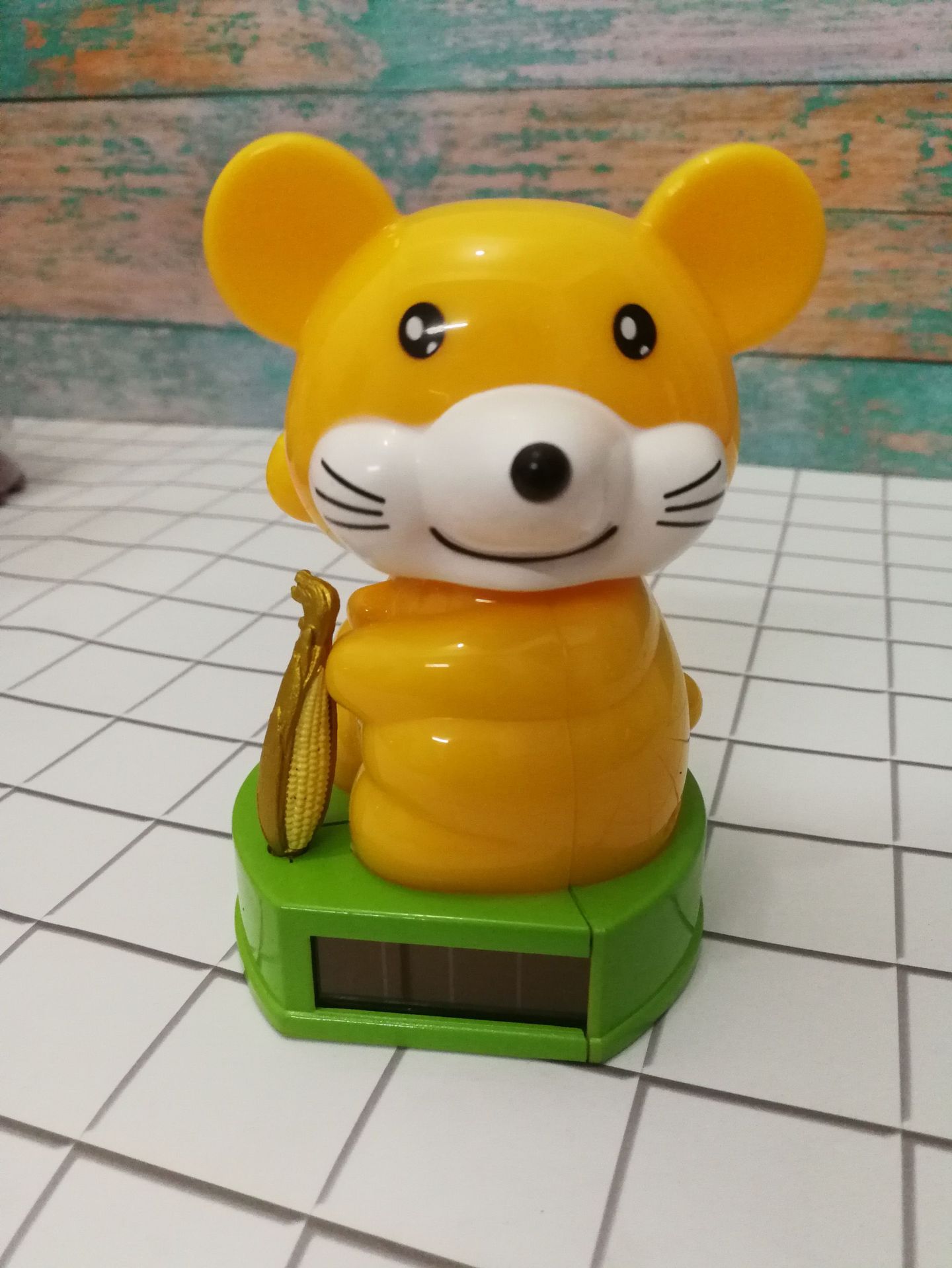 Автомобильная фигурка на солнечной батарее, Счастливая кошка, Свинья, Золотая крыса, Праздничная кукла, приносящая богатство, Креативное автомобильное украшение, Интерьер