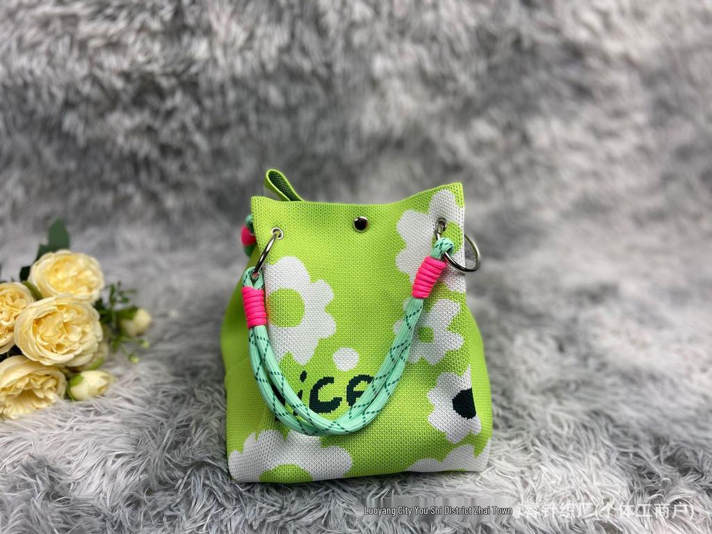 Korean-Style Cute Handbag with Magnetic Buckle, Large Capacity, Casual Woven Knit Bucket Bag for Work and Commute