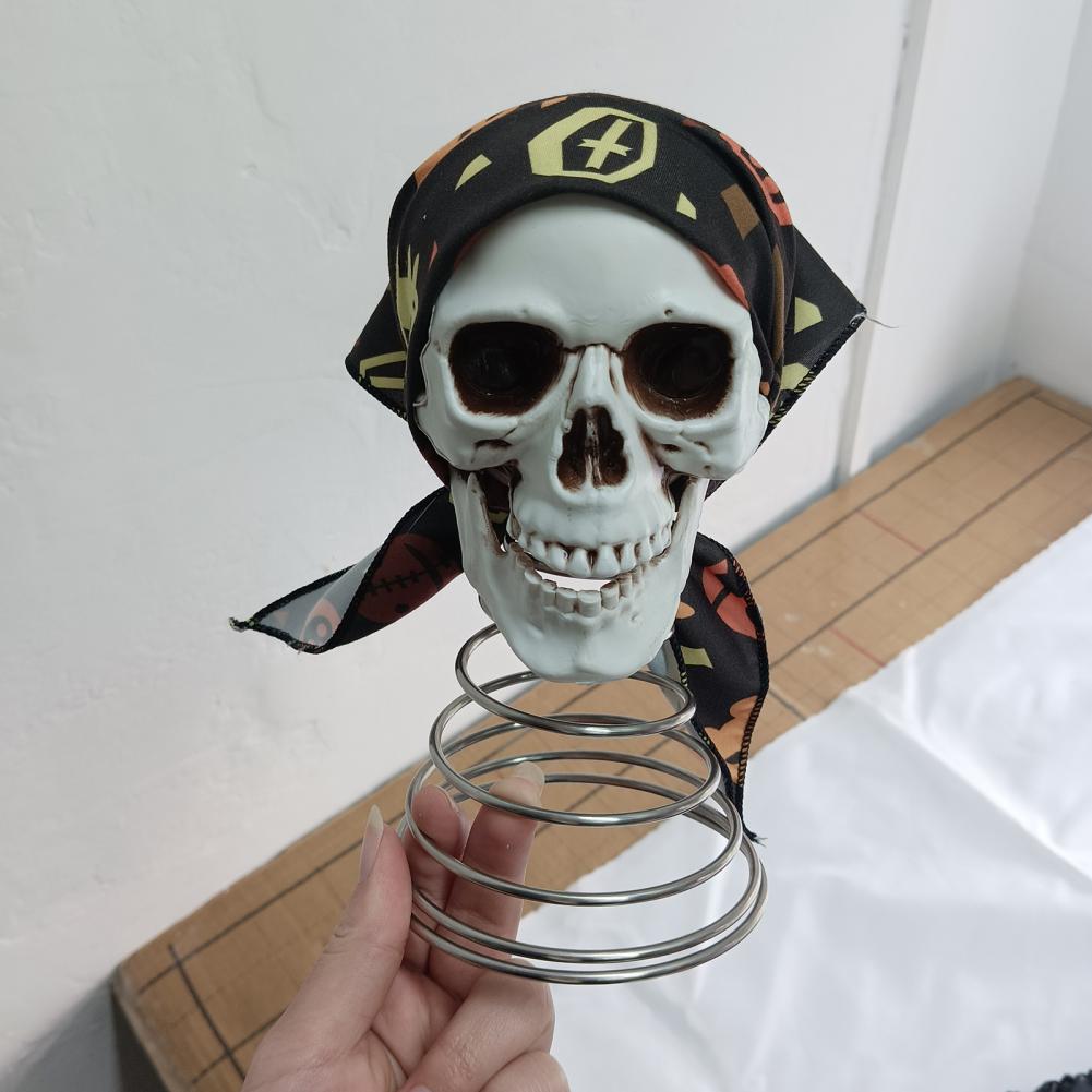Skull Tree Topper Pirate Skull Tree Decoration Spooky Skeleton Tree Topper Ornaments for Halloween Christmas Decor for Home