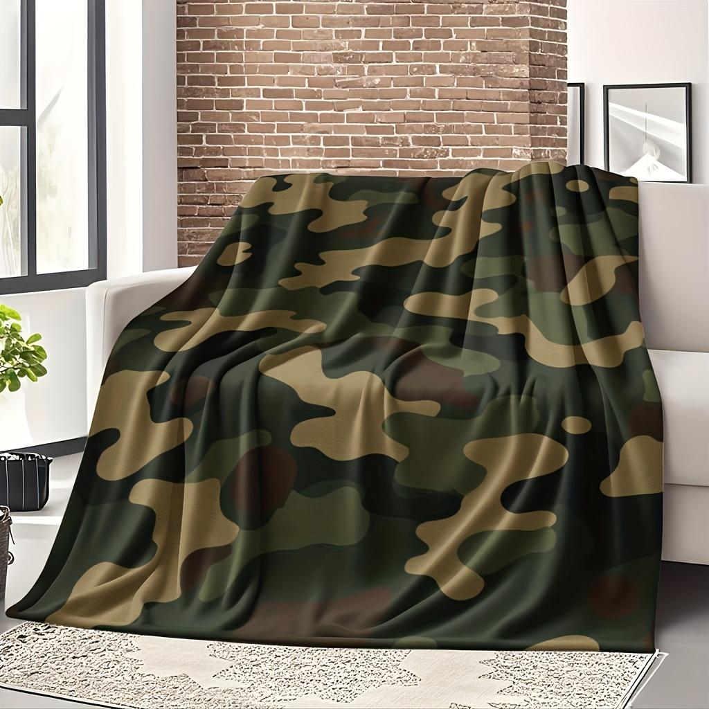 Green Camo Print Flannel Throw Blanket, Soft Lightweight Cozy Fleece Blanket for Sofa Couch Camping Travel, All Season Warm Decorative Camouflage Patt