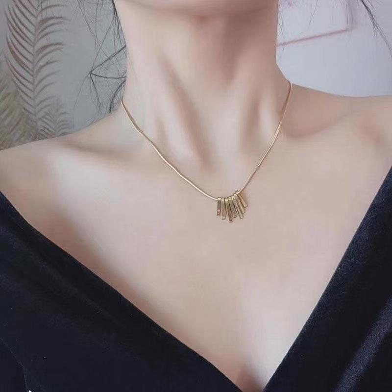 

Женское ожерелье Insider Design Senses Internet Red Light Роскошные маленькие ювелирные изделия Цепочка с воротником Лидер продаж Новая модная женская цепочка на шею