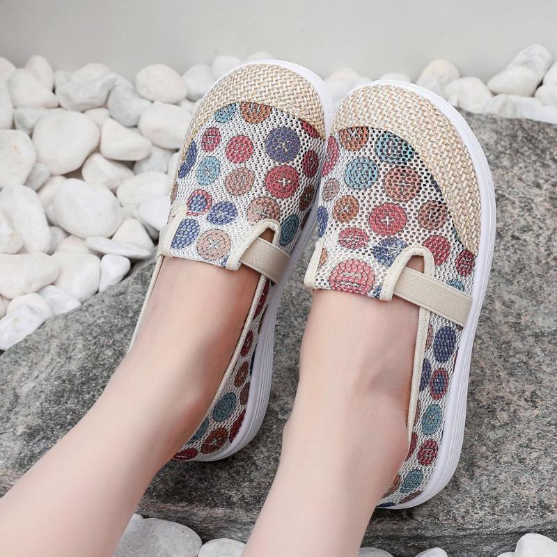 Wydrążone płócienne buty damskie miękkie dno antypoślizgowe płaskie dno buty dla matek wentylacja obuwie robocze Retro styl etniczny prosty na co dzień