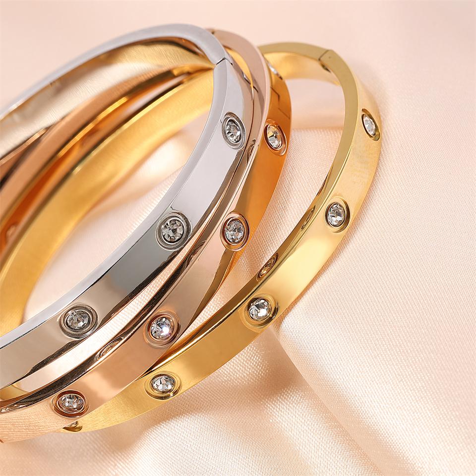 ZAKOL Bracciali Rigidi Geometrici Classici in Acciaio Inossidabile con Zirconi Squisito Colore Oro Regalo di Compleanno Zirconi per Donne