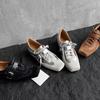 Britische kleine Lederschuhe mit innerer Höhenerhöhung, deutsche Trainingsschuhe für Damen, Retro-Viereckspitze, Schweinenase, französische Gürtelschnalle, Einzelne Schuhe