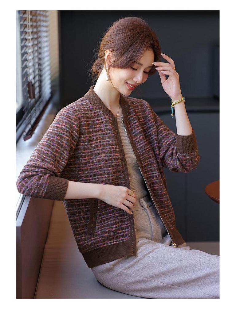 Mom's 2025 Fashion Zipper Knit Cardigan for Spring & Autumn – Loose Fit for Middle-aged & Elderly Women