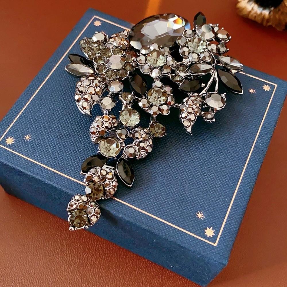 Badge Rhinestone Flowers Brooch Encrusted Flowers Suit Collar Pin  Party Dress Decoration