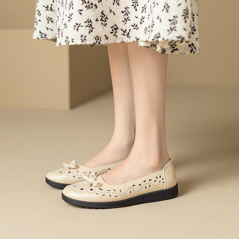 Mom Shoes Single Shoes Middle-aged and Elderly Women's Shoes Middle-aged New Flat-soled Leather Shoes Spring and Autumn Elderly Pedal Spring