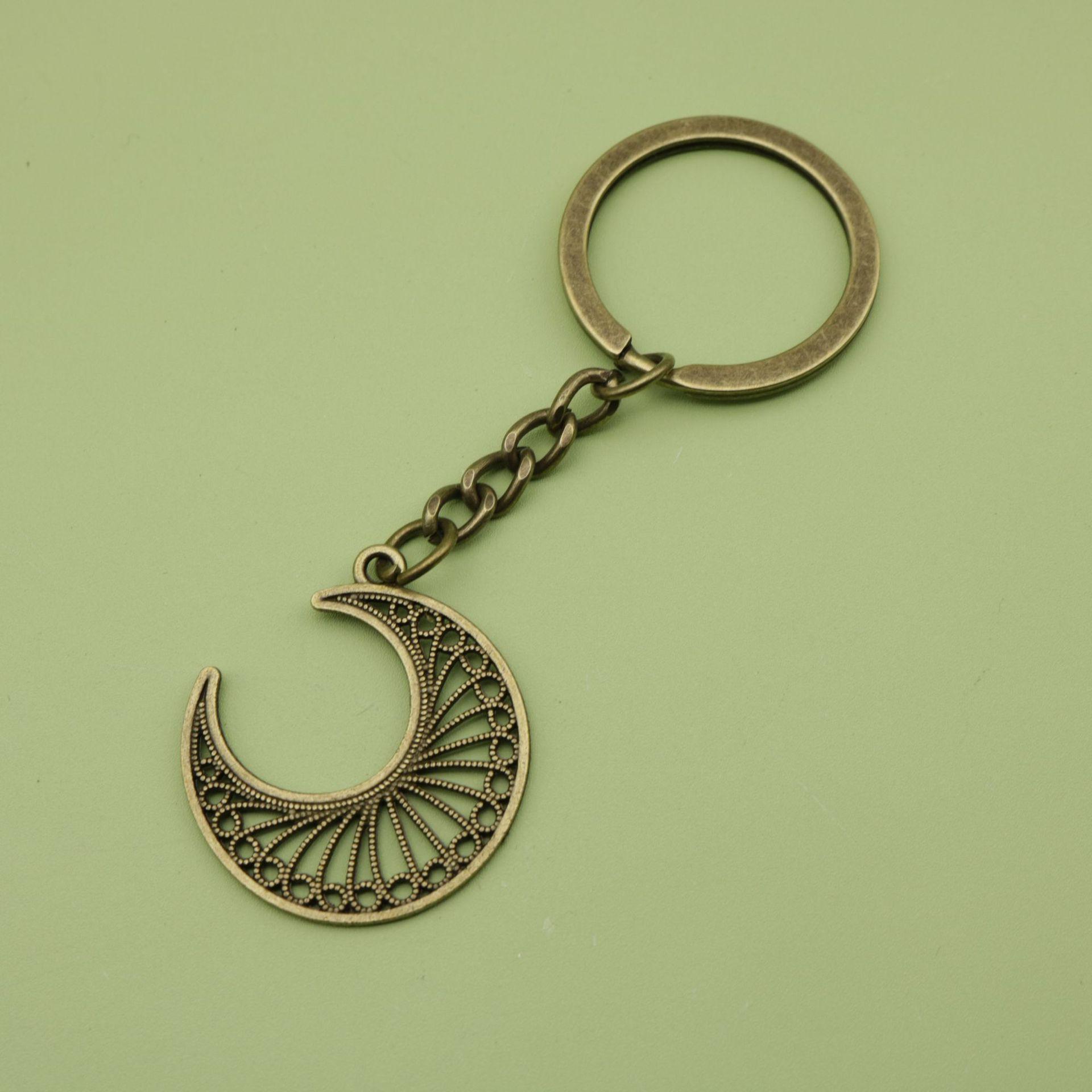 Simple Hollow Moon Keychain Pendant - Hot Selling Jewelry