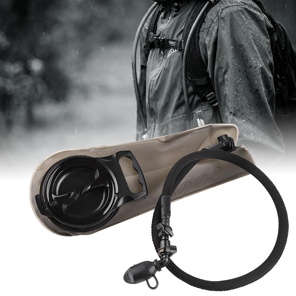 camera bolsa with water bladder