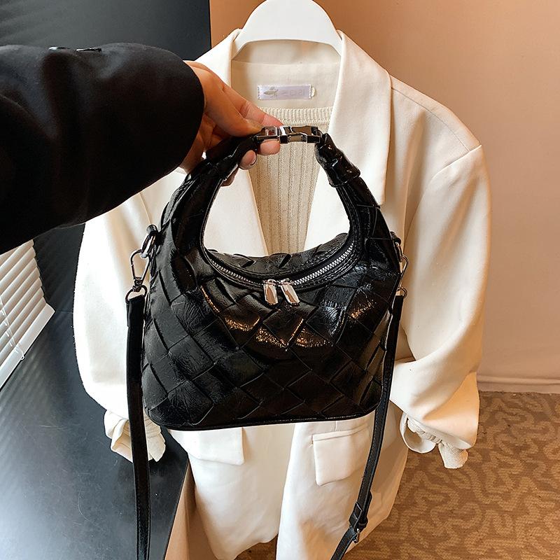 

Handbag bag women s new simple and fashionable shoulder to work commuter messenger bag чорний