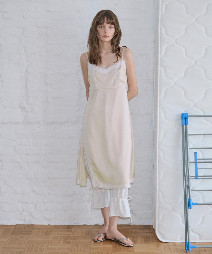 Sinun Satin Lace Ribbon Onepiece (Cream)