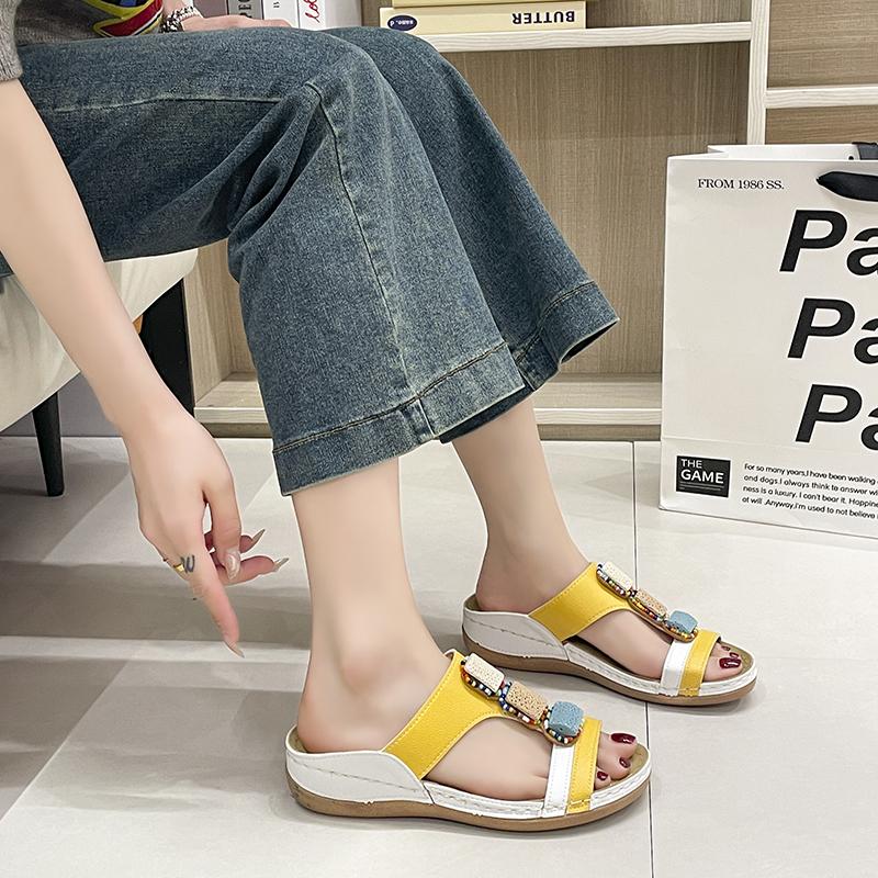 Mode 2025 Sommar Öppen Tå Dam Plus Size Tofflor Snöre Pärla Rund Tå Blandade Färger Kilklackar Sandaler för Nya Dagligen Casual Tofflor