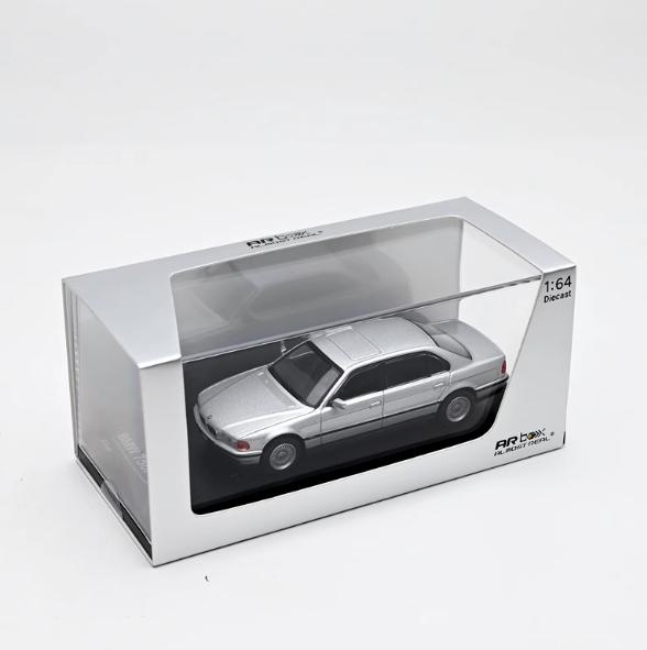 

1:64 BMW E38 BMW 750il 7 Series die-cast simulation alloy car model collection ornament, children s toy.