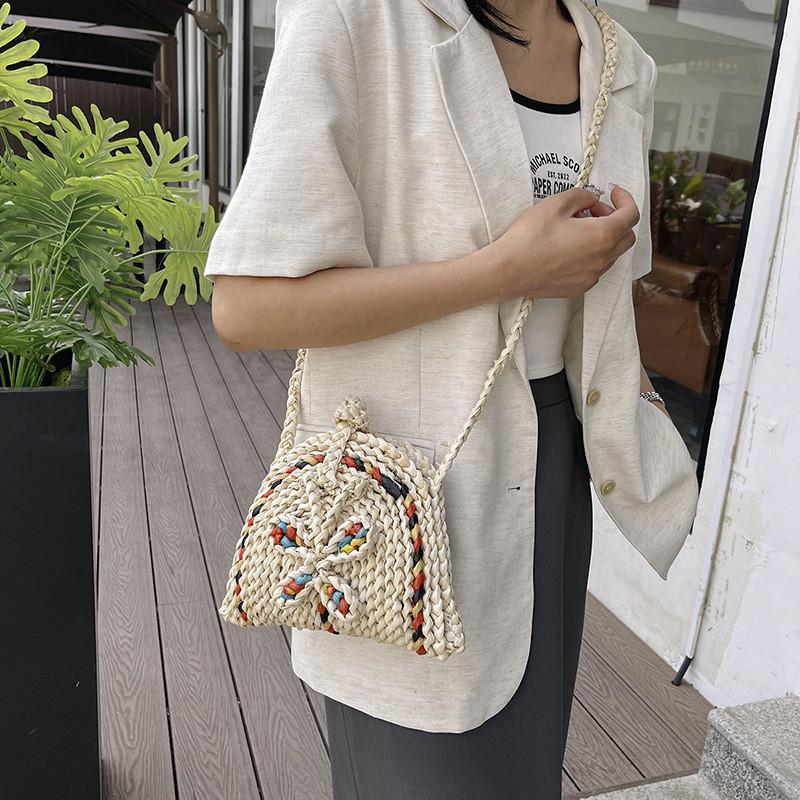 Fashionable Woven Shell Crossbody Bag Chic And Stylish Accessory For Everyday Use