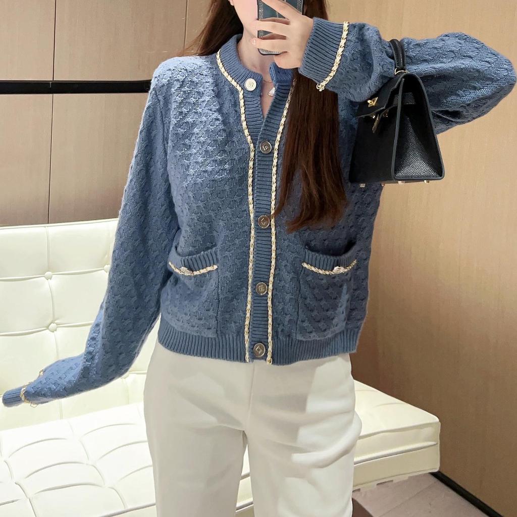 Elegant European Wool Knit Cardigan - Women's Short Round Neck Sweater with Metal Chain (Autumn/Winter)