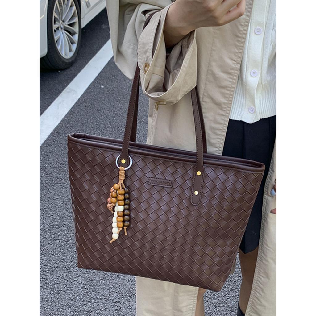 High-end Commuting Retro Bag Women's 2025 New Fashion Woven Pattern Shoulder Bag Large Capacity Hand-to-hand Tote Bag