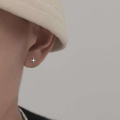 Orecchini a Stella Trendy in Argento 925 per Uomo: Design Semplice, Mini per Nuovi Piercing all'Orecchio