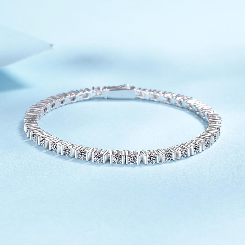 Row of Diamonds Simple Light Luxury Bracelet Single 0.1 Carat Women's Moissanite PT950 Platinum - Everyday Versatility