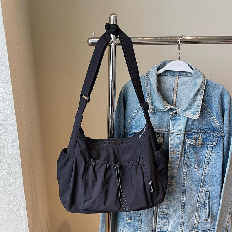 Pleated Drawstring Lightweight Bag Women's Sports Shoulder Bag Large Capacity Commuter Crossbody Bag