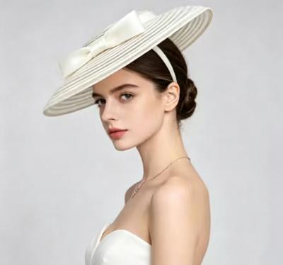 Élégant Fascinator à Large Bord pour Tea Party Chapeau Kentucky Fascinator pour Femmes Chapeau Cloche en Voile Derby pour Église Cocktail Mariage