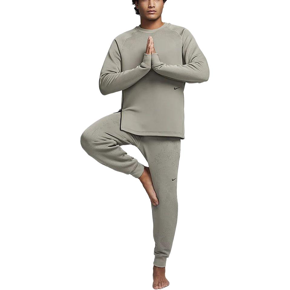 Nike A.P.S. Solid Crew Neck Casual Long Sleeve T-Shirt Men Tops Dark-Mud-Gray FN2974-053