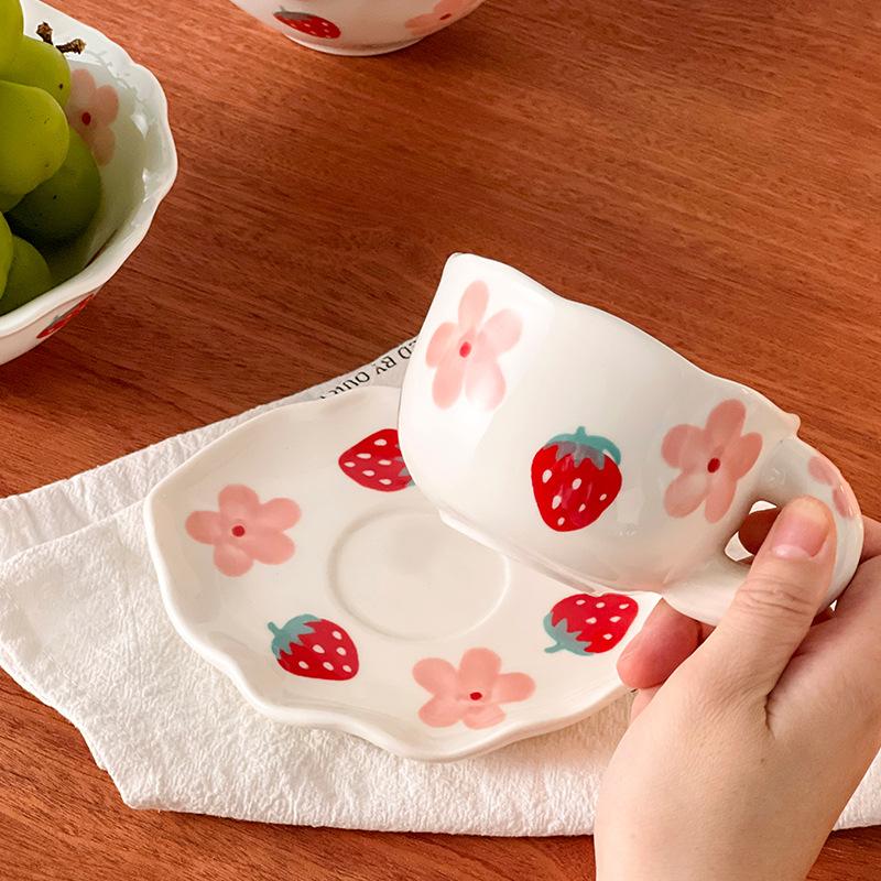 Overseas Hot-Selling Hand-Painted Strawberry Flower Ceramic Coffee Cup And Saucer Set High-Value Cup Cute Water Cup