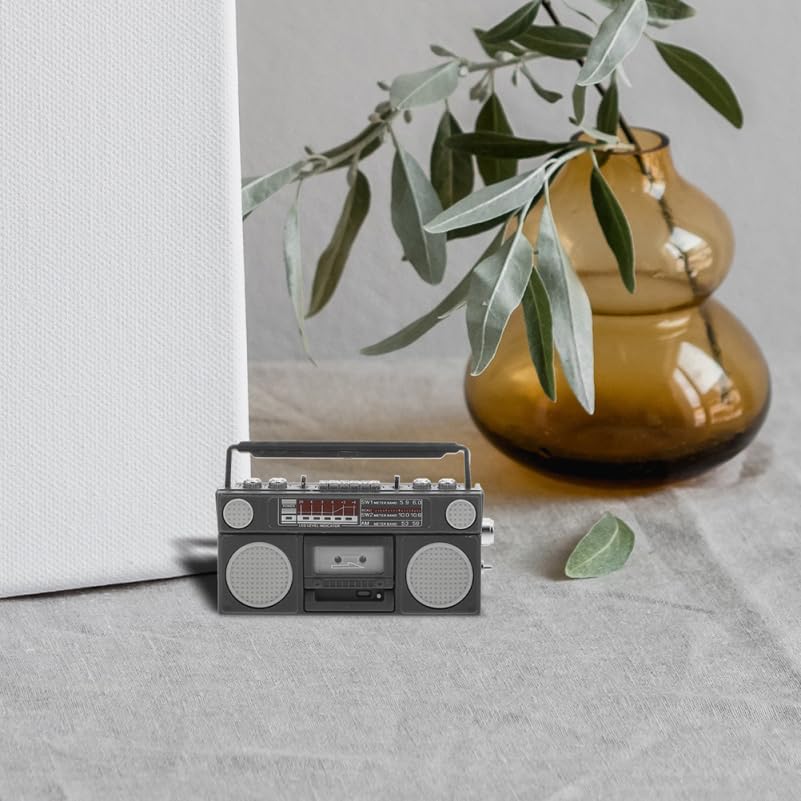 Sosoport Set of 2 Miniature Retro Radio Models, Plastic Figurines, Mini House Decorations, 5.50 X 2.80 X 1.50 Cm, Kids Toys