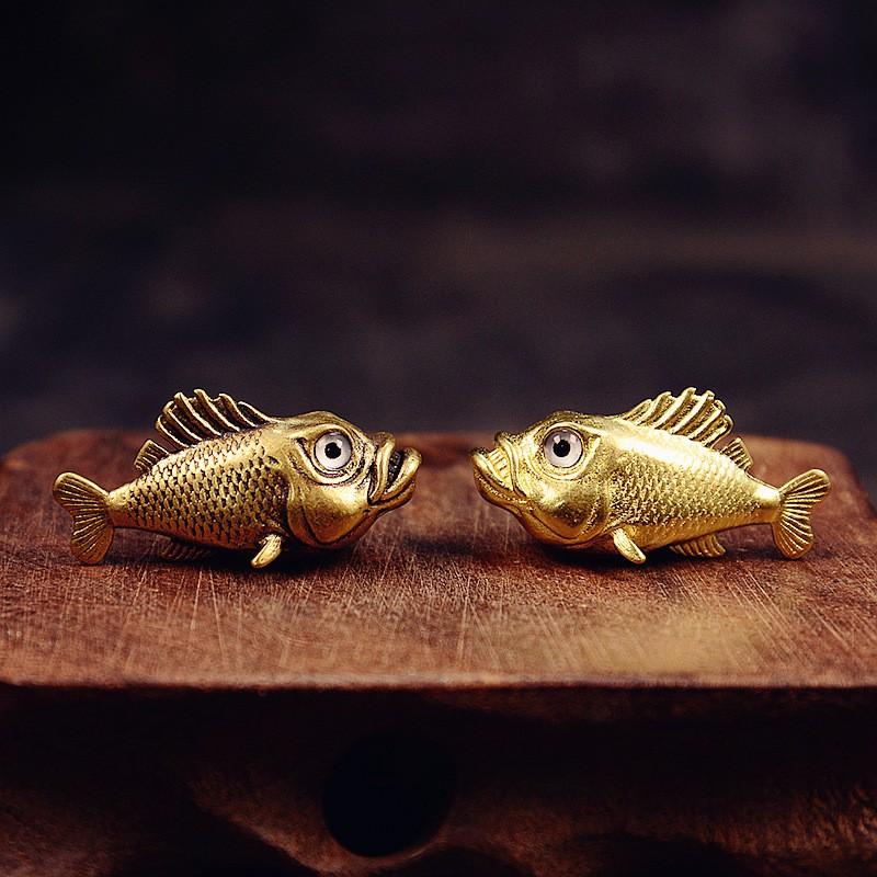 Antique-Style Brass Deep Sea Ancient Fish Ornament Handheld Decor Keychain Vintage Collectible