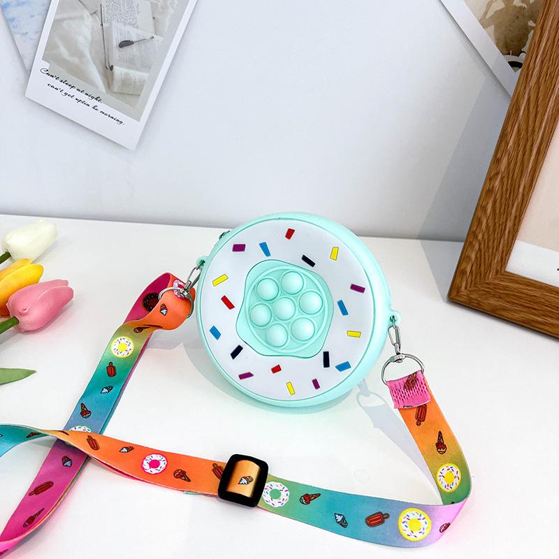 

Силиконовая детская стильная сумка кроссбоди мини-размера, идеально подходящая для малышей, с шикарной формой пончика зелёный