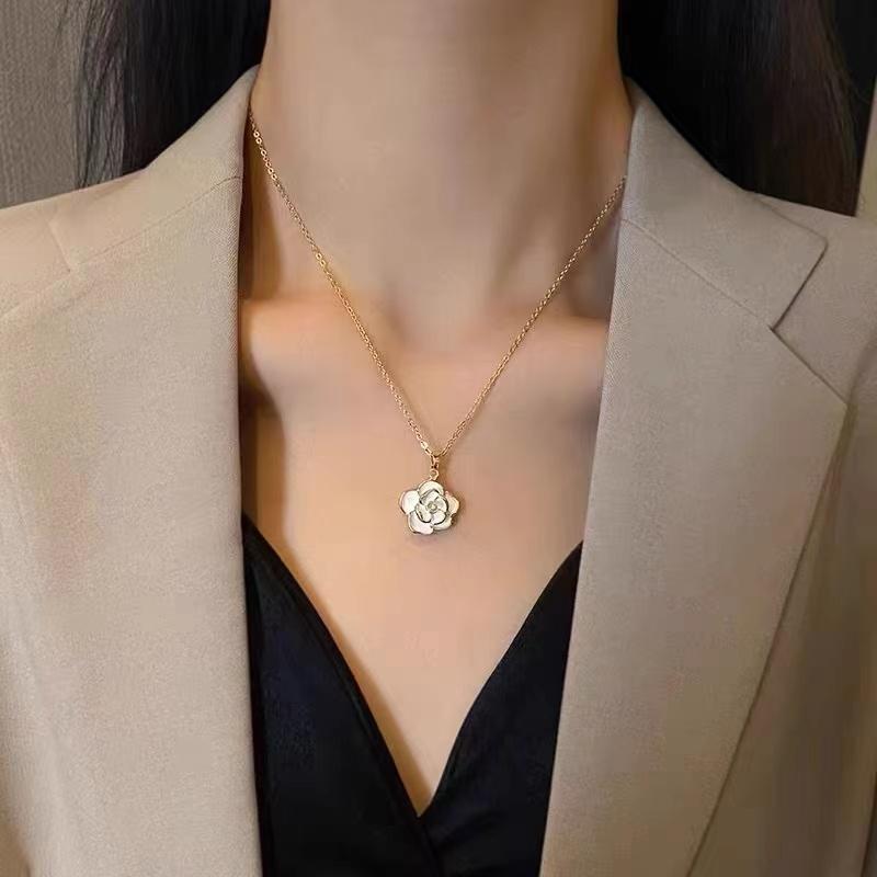 Pearl jewelry set, brand new flower three-piece ring pendant, small fresh and elegant women's jewelry women