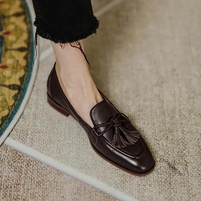 Mocasines de mujer estilo británico retro con cabeza cuadrada, zapatos de verano nuevos, cómodos con borlas, zapatos individuales, zapatos marrones para mujer
