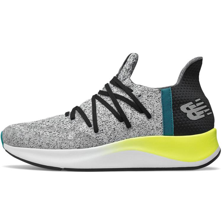 

новые New Balance Cypher V2 D Черный Белый 40