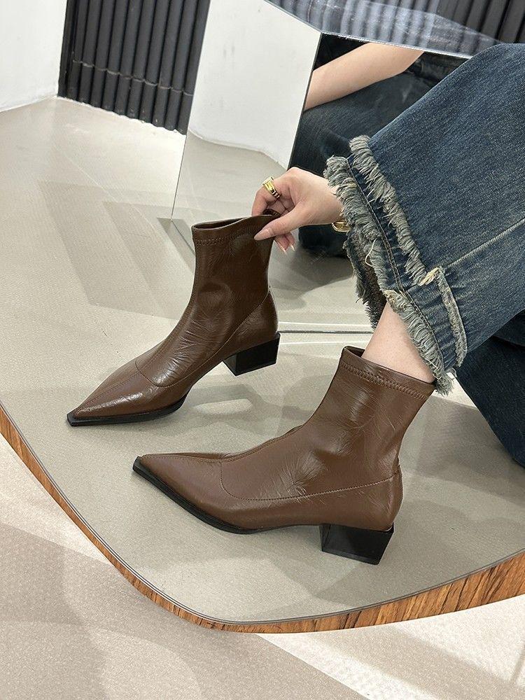 Dammode Franska Ankelstövlar med Tjock Klack 2025: Spetsig tå, Stretch, Mellanhög klack, Smickrande, Trendig design med kort skaft.