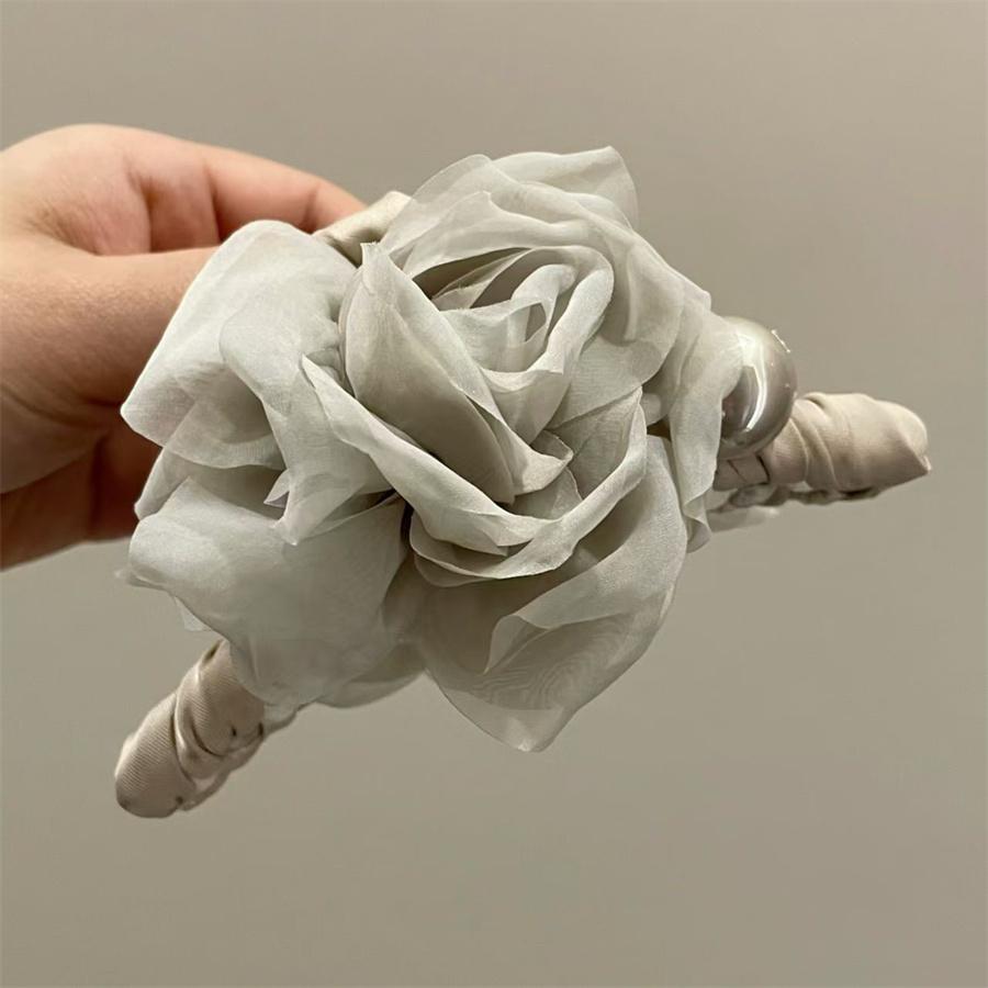 New Korean rose flower hair clip for women sweet fabric back head shark clip fashionable high-end exquisite hair accessories