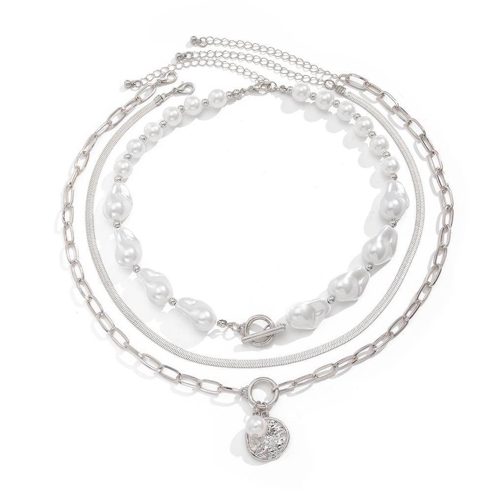 Wind Baroque Special-Shaped Pearl Collarbone Chain, Retro Metal Disc Pendant, Snake Bone Chain Necklace.