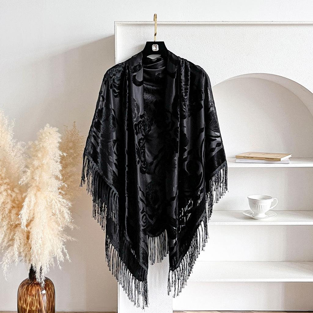 Retro Velvet Tassel Scarf Floral Embroidery Warm Outerwear Shawl For Women Spring Autumn Winter Ethnic Style Fashion Accessory
