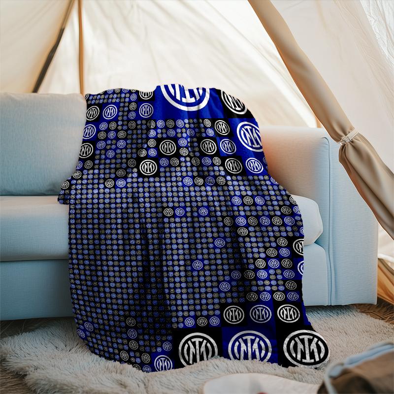 1 Stück Mi-lan FC Emblem Aufdruck Weiche Flanelldecke Überwurf für Schlafzimmer Wohnzimmer Sofa Camping Reise Fan Geschenke Weihnachtsgeschenke