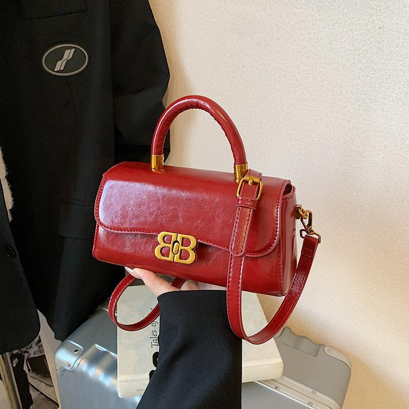 

Lock Flip Maillard Handbag Fashion Niche Foreign Style Versatile Light Luxury Retro Shoulder Crossbody Women s Bag 22*8*11 красный