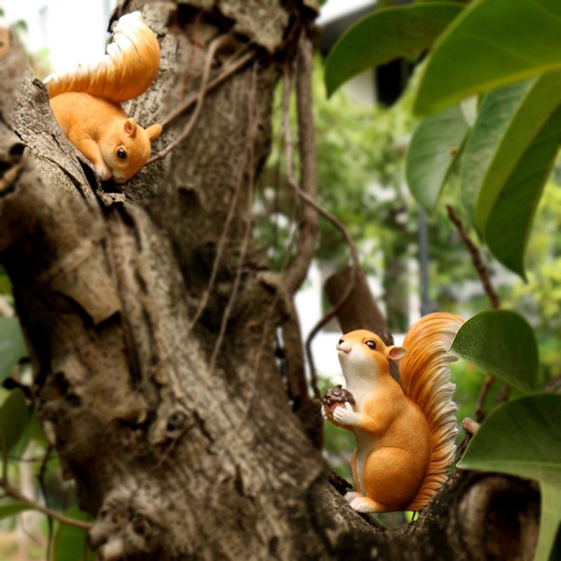 Cute Squirrel Tree Branch & Flower Pot Pendant for Garden and Balcony Decor