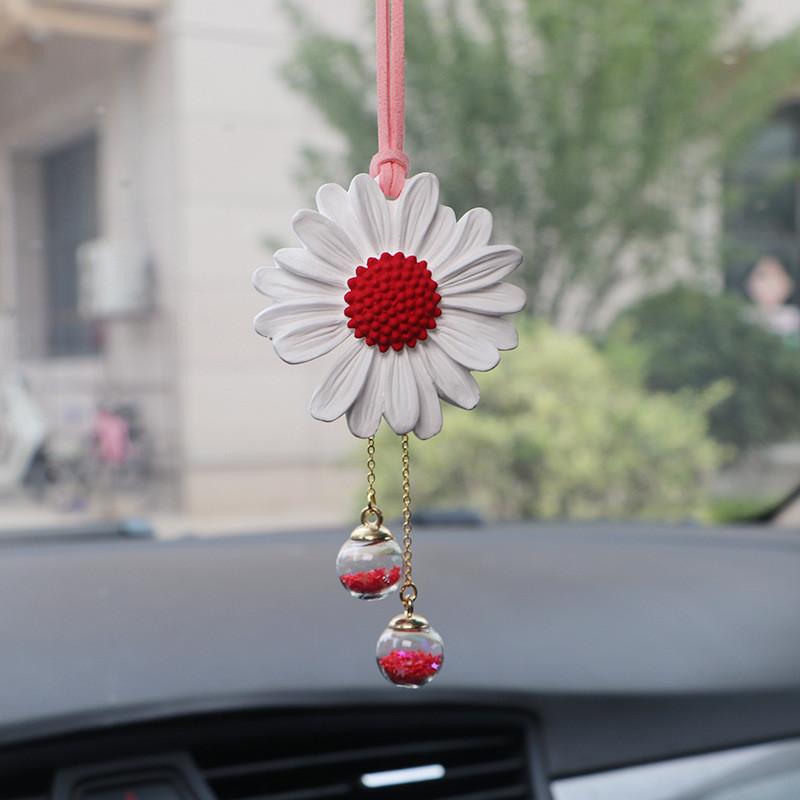 Daisy Stylish Car Pendant Aromatherapy Rearview Mirror Hanging Decor Universal