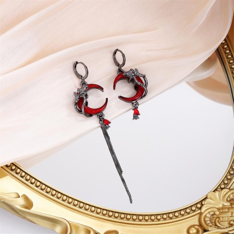 Asymmetrical Crescent Tassels Ear Cuffs Sophisticated Crescent Tassels Earrings Ear Clip Jewelry for Fashion Enthusiasts