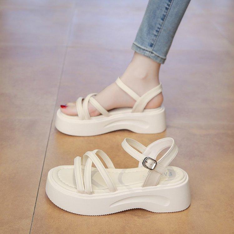 

French fairy style thick-soled one-button sandals women s 2025 new summer wear with skirt Roman beach shoes 40