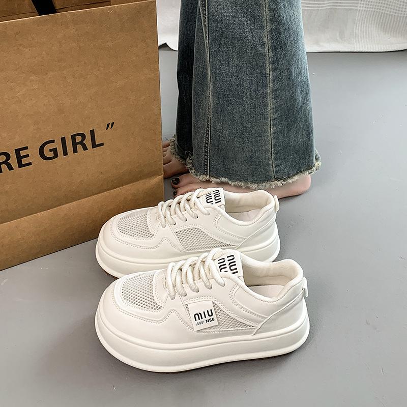 

Мода 2025 Новые кроссовки на платформе с перфорацией, дышащие сетчатые кроссовки, женские кроссовки на массивной подошве, летняя белая повседневная обувь 40