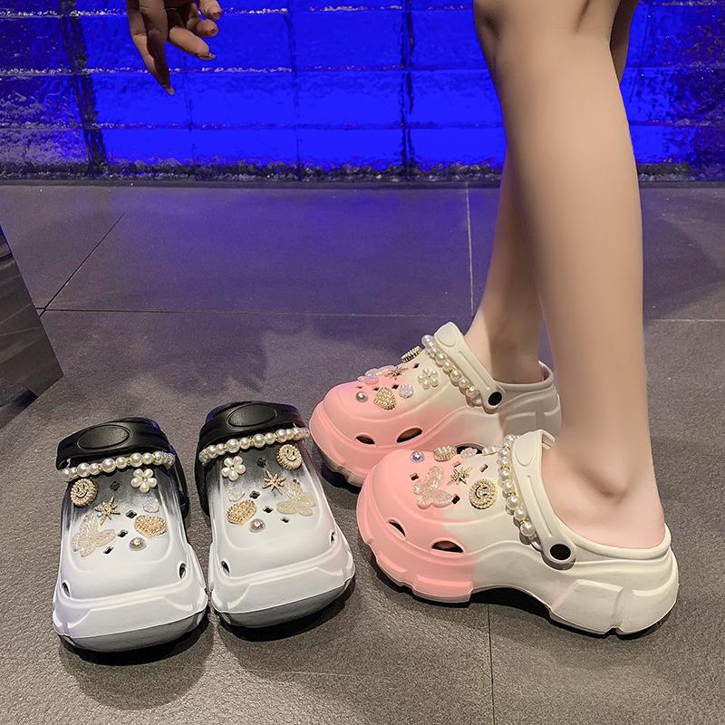 Fashion 2024 New Sandal Slippers DIY Cute Cartoon Clogs Women Mules Summer Beach Sandals Cave Hole Female Garden Shoe For Students Girls