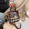 Retro Plaid Niche Bag, New Women's Bag, Popular Messenger Bag, Portable Small Square Bag.
