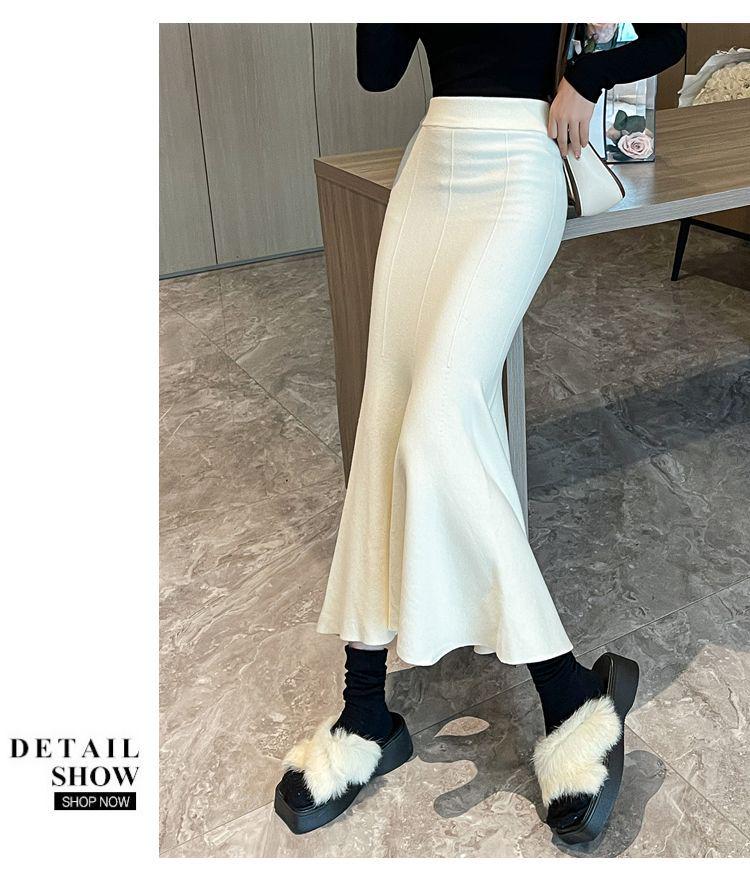 Black Knit High Waist Midi Skirt for Pear Shape Women, Plus Size A-Line Fishtail, Autumn/Winter.