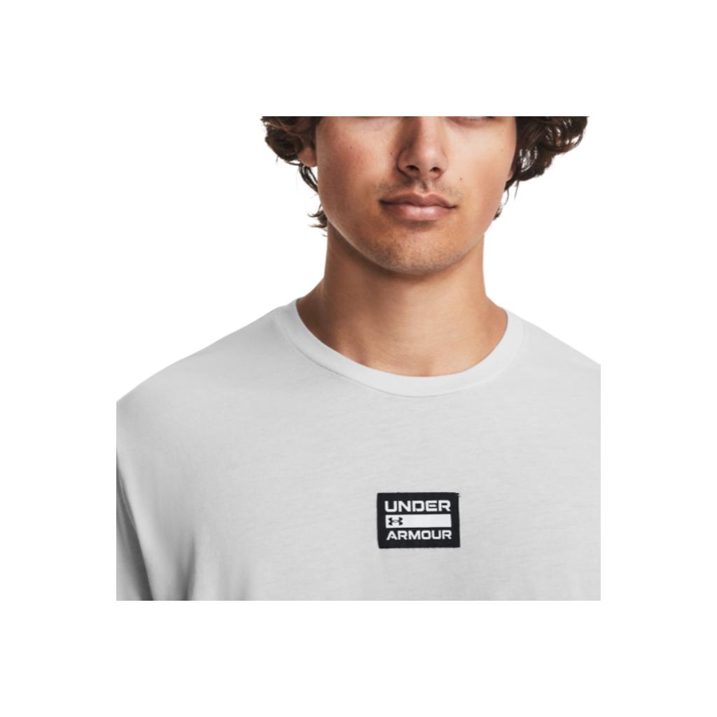 Under Armour T-Shirt für Männer mit erhabenem Buchstabenaufdruck, Waschtraining, kurzärmlig, Oberteile, Grau 1379552-014